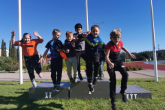 Skolēni sporta dienā