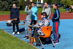 Skolēni sporta dienā