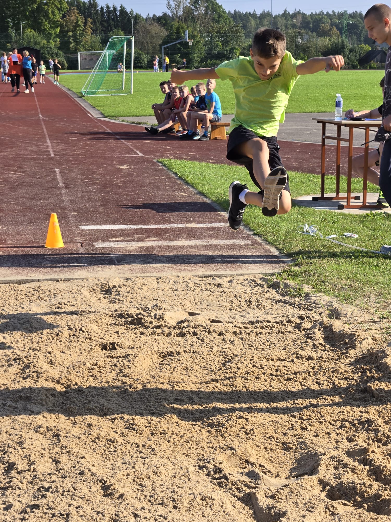 1.–3. klases grupa 🥇 1. vieta – 1. klase 🥈 2. vieta – 3. klase 🥉 3. vieta – 2. klase 4.–6. klašu grupa 🏆 Kopvērtējums pēc klašu punktiem 🥇 1. vieta – 6. klase – 186 punkti 🥈 2. vieta – 4. klase – 126 punkti 🥉 3. vieta – 5. klase – 92 punkti 7.–9. klašu grupa 🏆 Kopvērtējums pēc klašu punktiem 🥇 1. vieta – 9. klase – 183 punkti 🥈 2. vieta – 7. klase – 178 punkti 🥉 3. vieta – 8. klase – 151 punkts